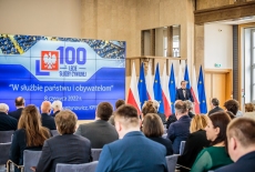 uczestnicy konferencji w KPRM