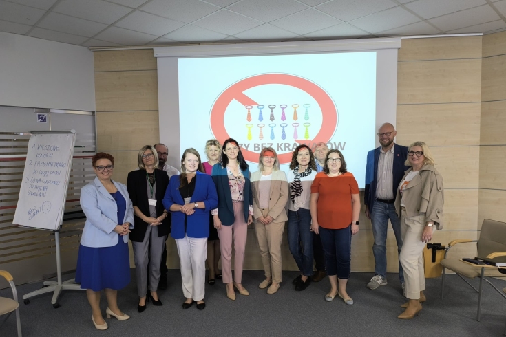 fot. Warmińsko-Mazurski Urząd Wojewódzki w Olsztynie uczestnicy projektu "Liderzy bez krawatów"